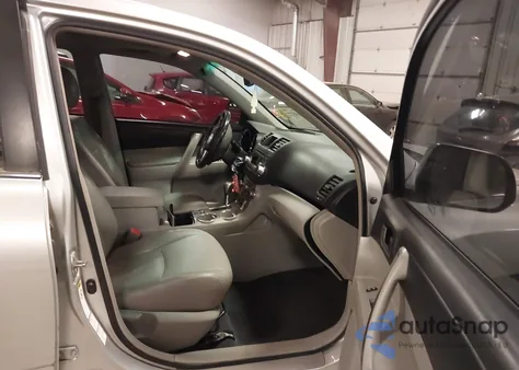 2012 Toyota Highlander Se V6 из США, поврежденный, VIN 5TDBK3EHXCS141260